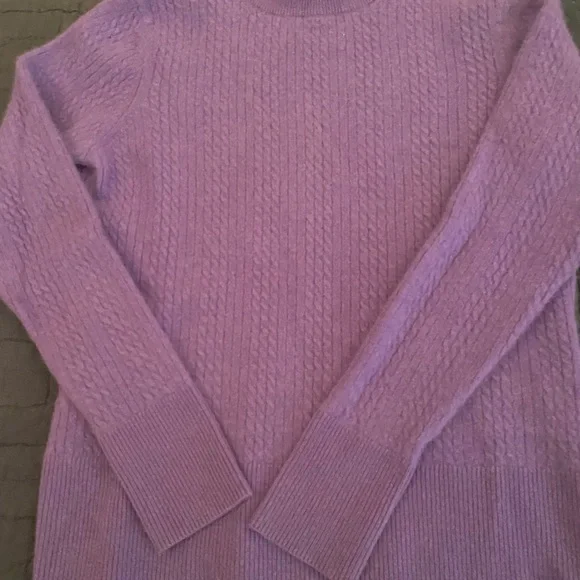 Investments 100% Cashmere Sweater - Picture 3 of 9